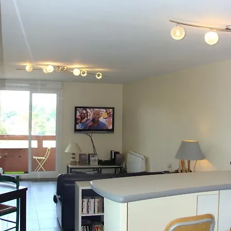 Bienvenue Chez Nous ! Bed & Breakfast Lons